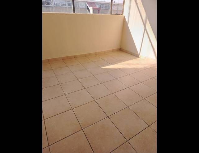 3 BEDROOM FLAT FOR SALE IN LENNOXTON